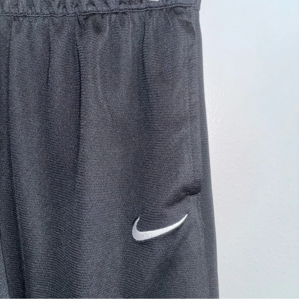 Nike Black Athletic Shorts Size L - Picture 2 of 7